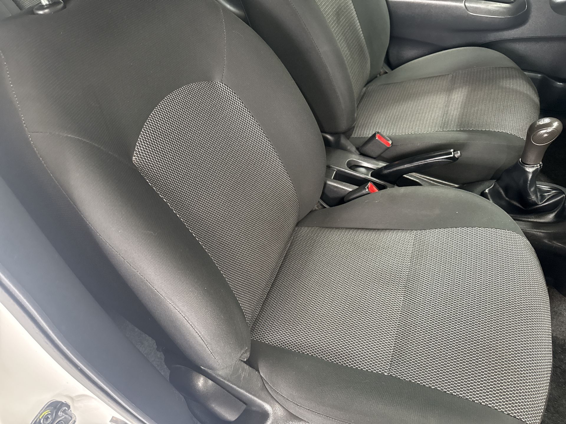 2020 Nissan VERSA MT AC 1.6L
