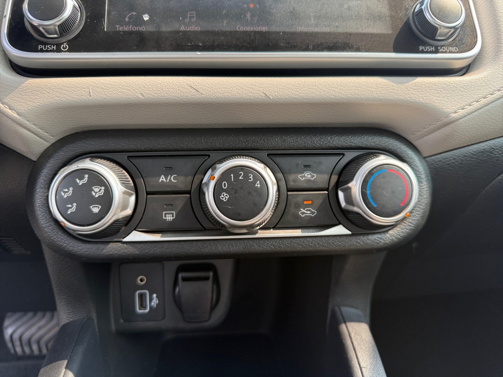 2020 Nissan VERSA ADVANCE CVT 22