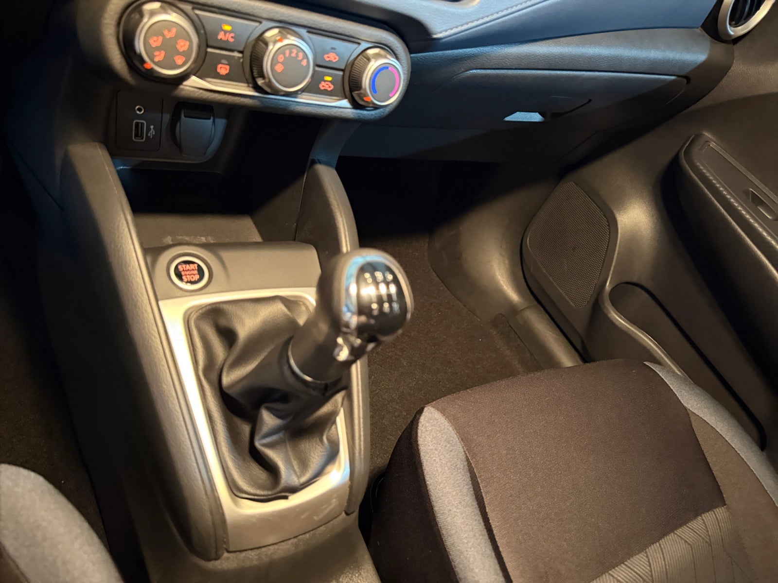2025 Nissan VERSA VERSA ADVANCE MT