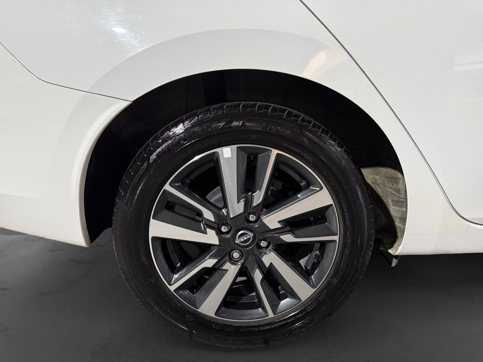 2025 Nissan VERSA VERSA ADVANCE MT