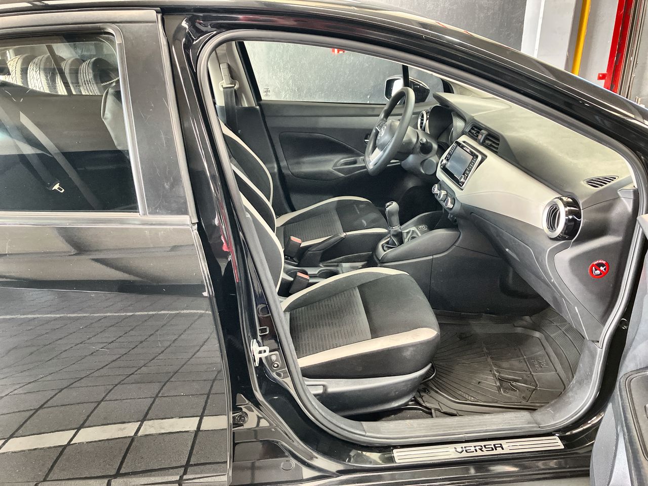 2021 Nissan VERSA ADVANCE MT 21