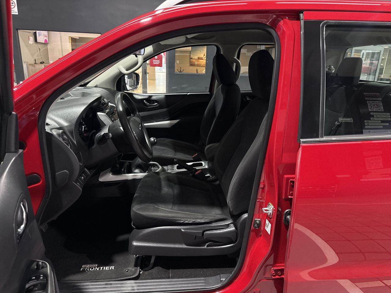 2020 Nissan FRONTIER LE TM AC