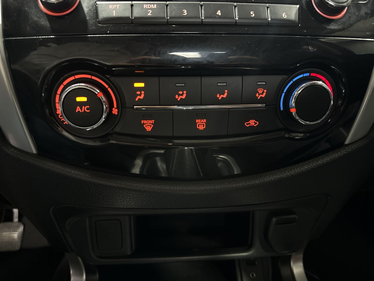 2020 Nissan FRONTIER LE TM AC