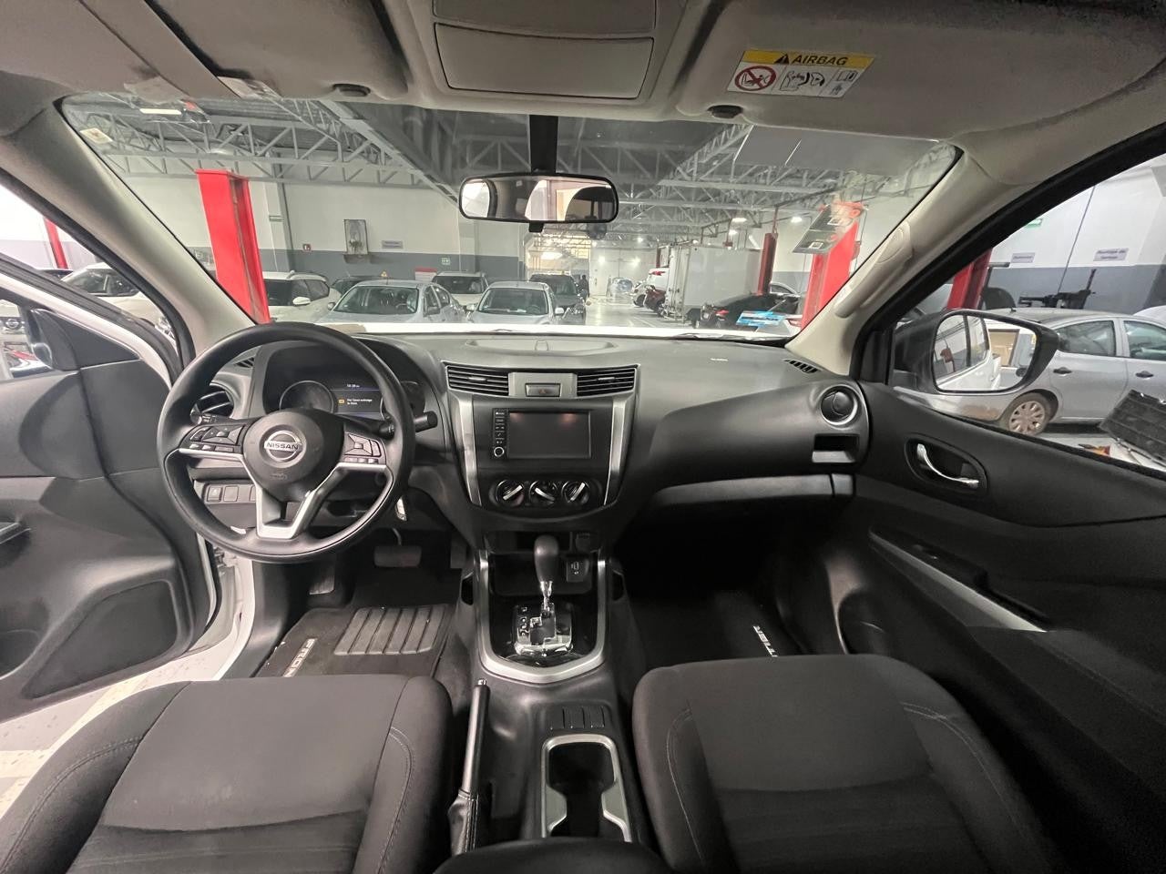 2022 Nissan FRONTIER LE TA 22
