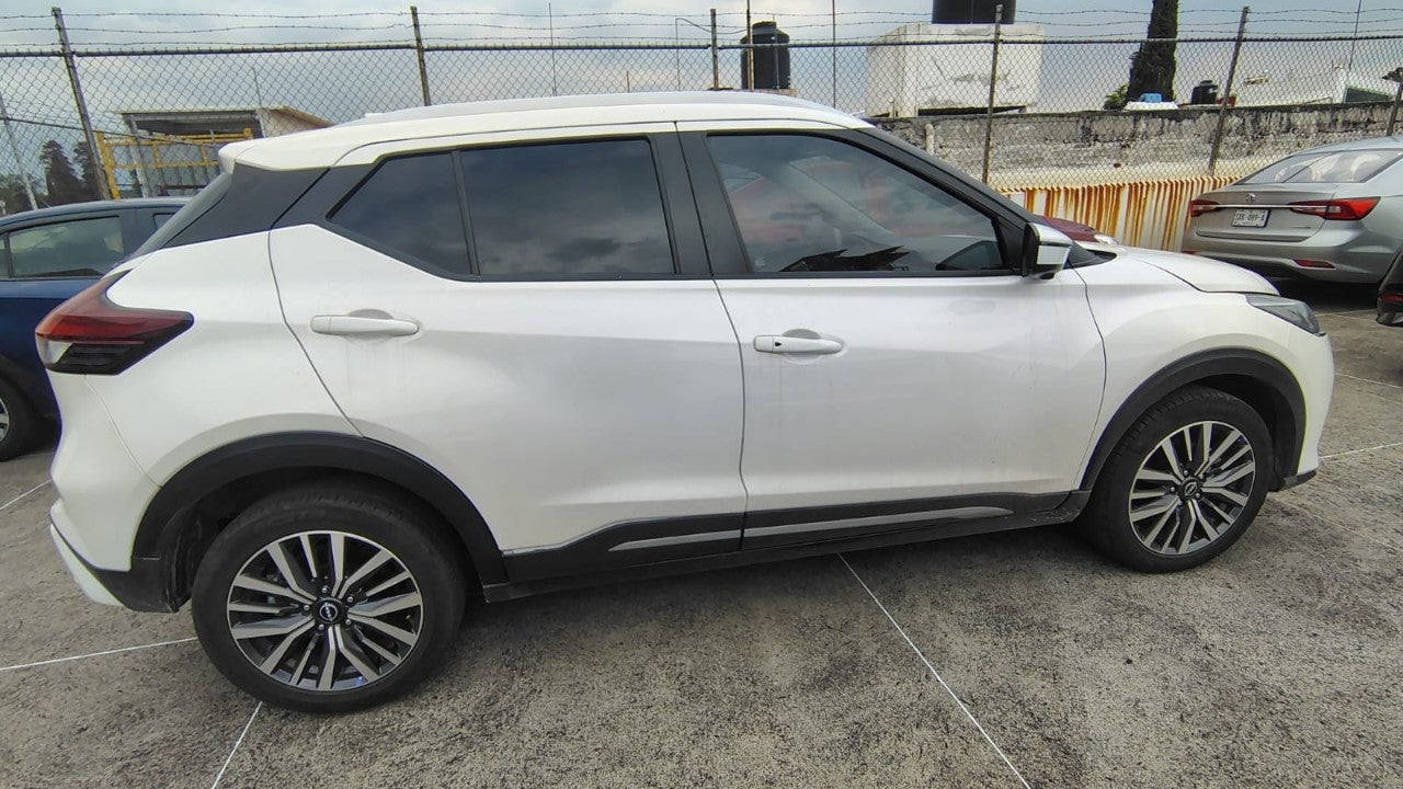 2024 Nissan KICKS KICKS PLATINUM CVT NEGRO