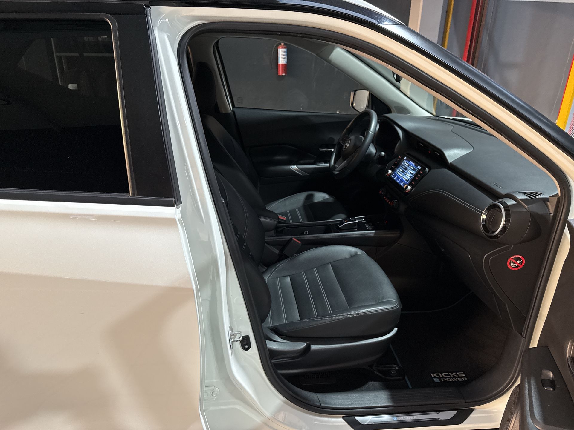 2023 Nissan KICKS PLATINUM E-POWER 23