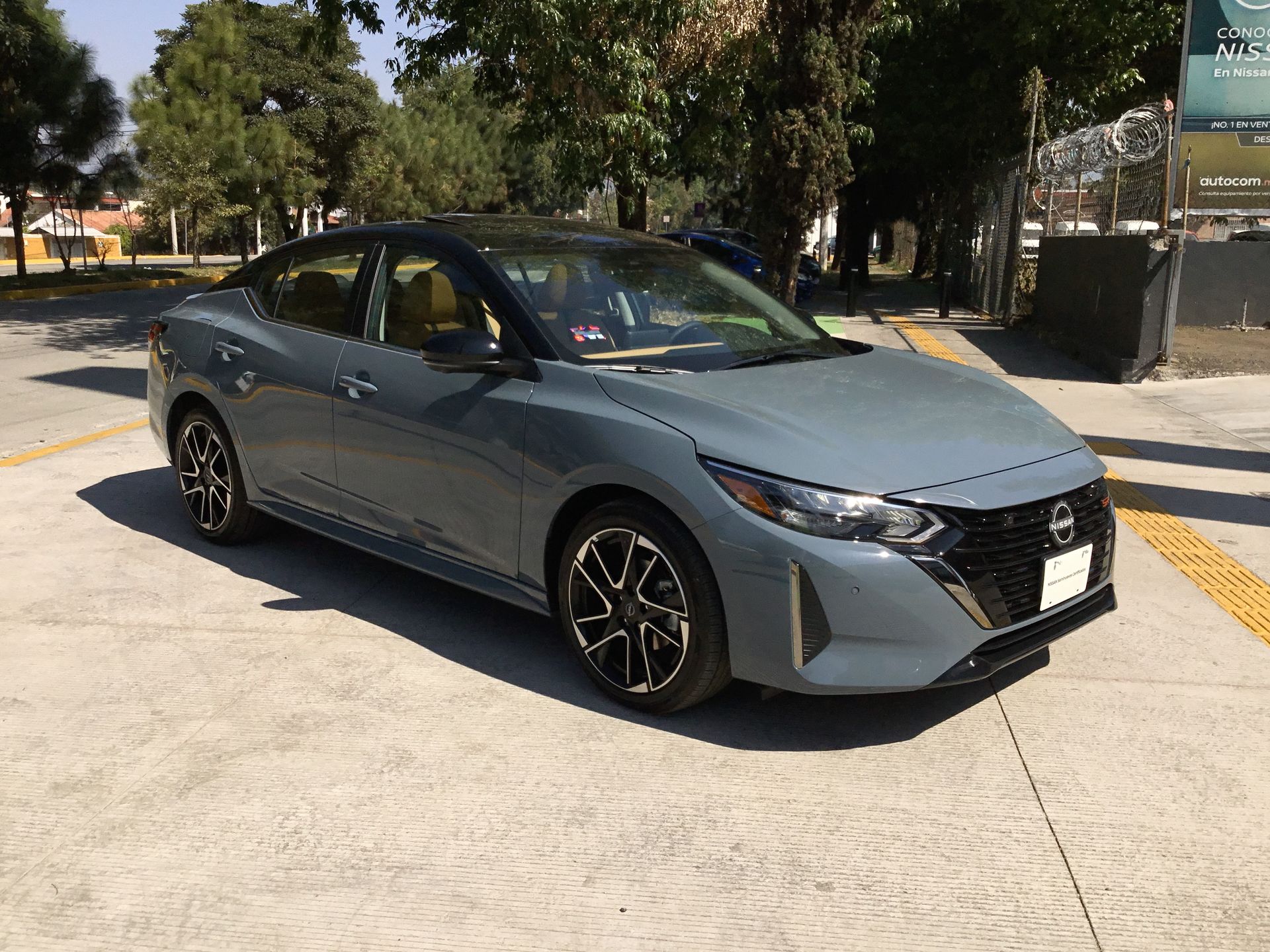 2025 Nissan SENTRA PLATINUM BITONO CVT 25