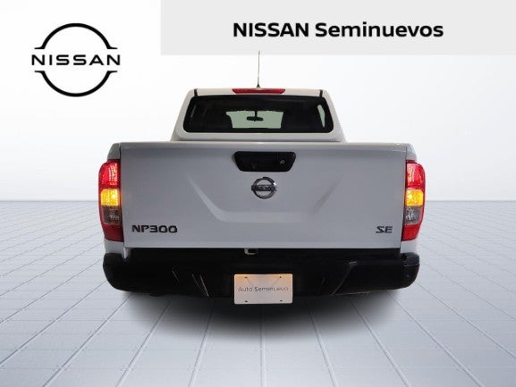 2020 Nissan NP300 DOBLE CABINA SE TM AC PAQ SEG 6VEL