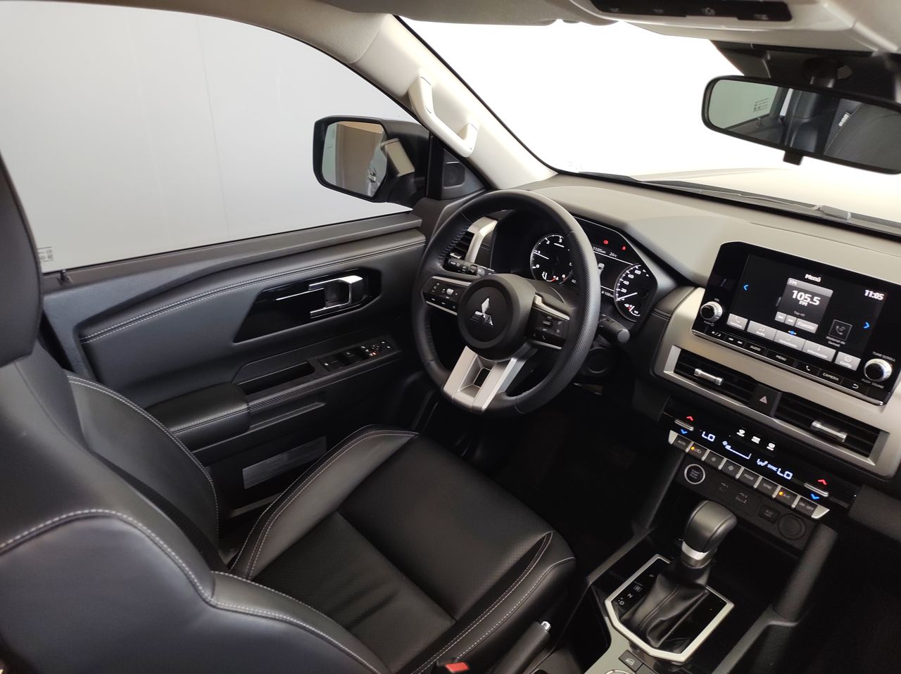 2025 Mitsubishi L200 GLS LIMITED AT 4X4 DSL