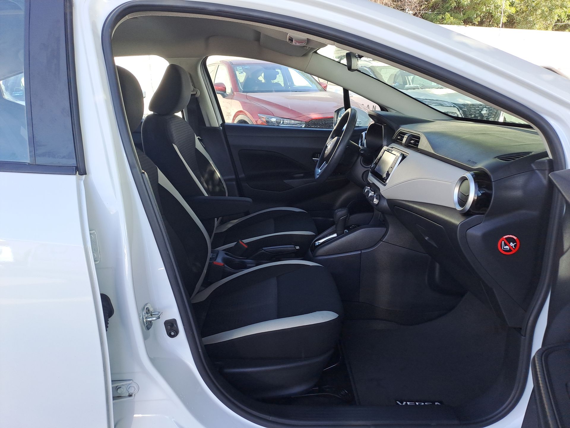 2022 Nissan VERSA ADVANCE CVT 22