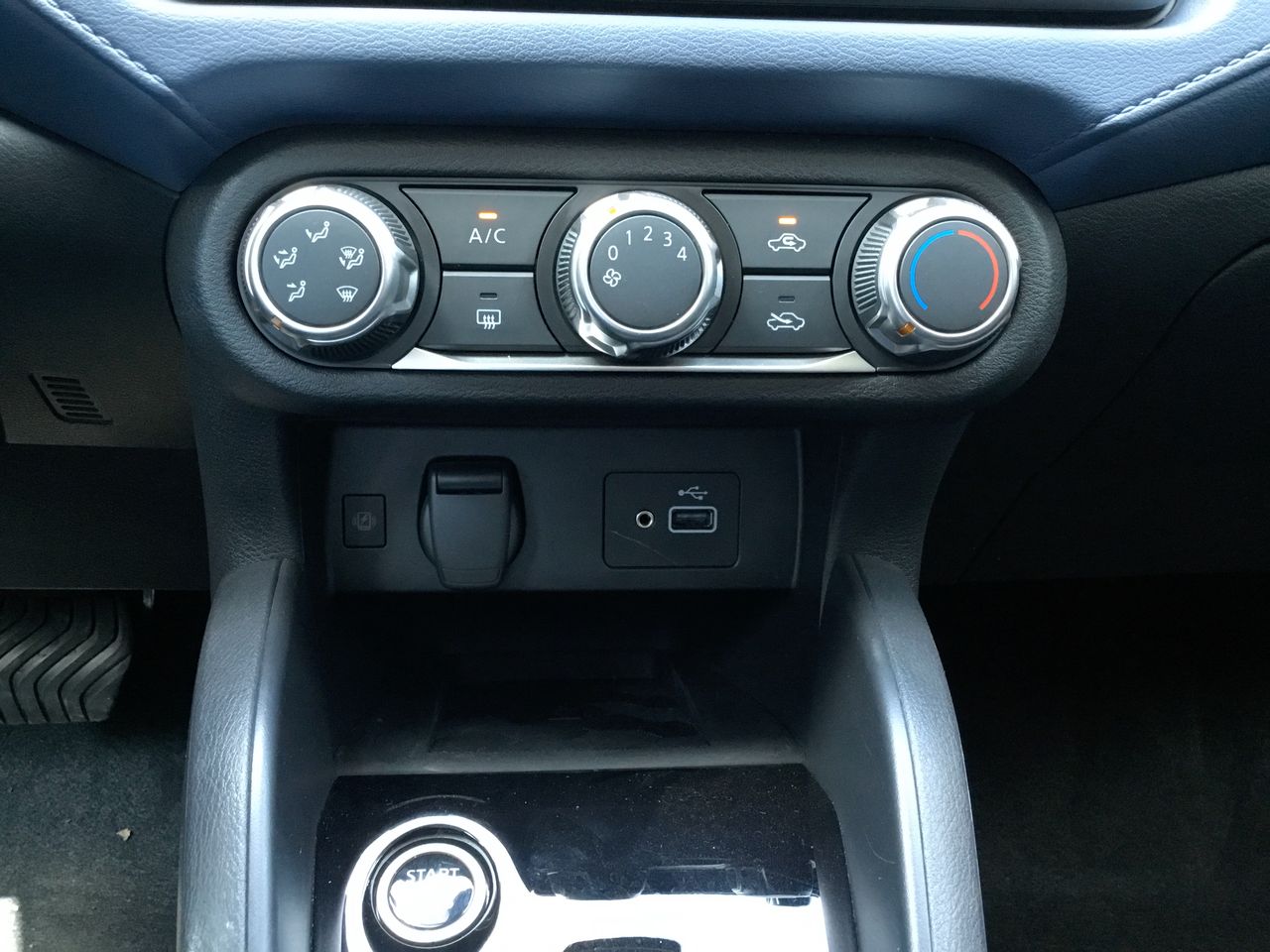 2023 Nissan VERSA ADVANCE CVT 23