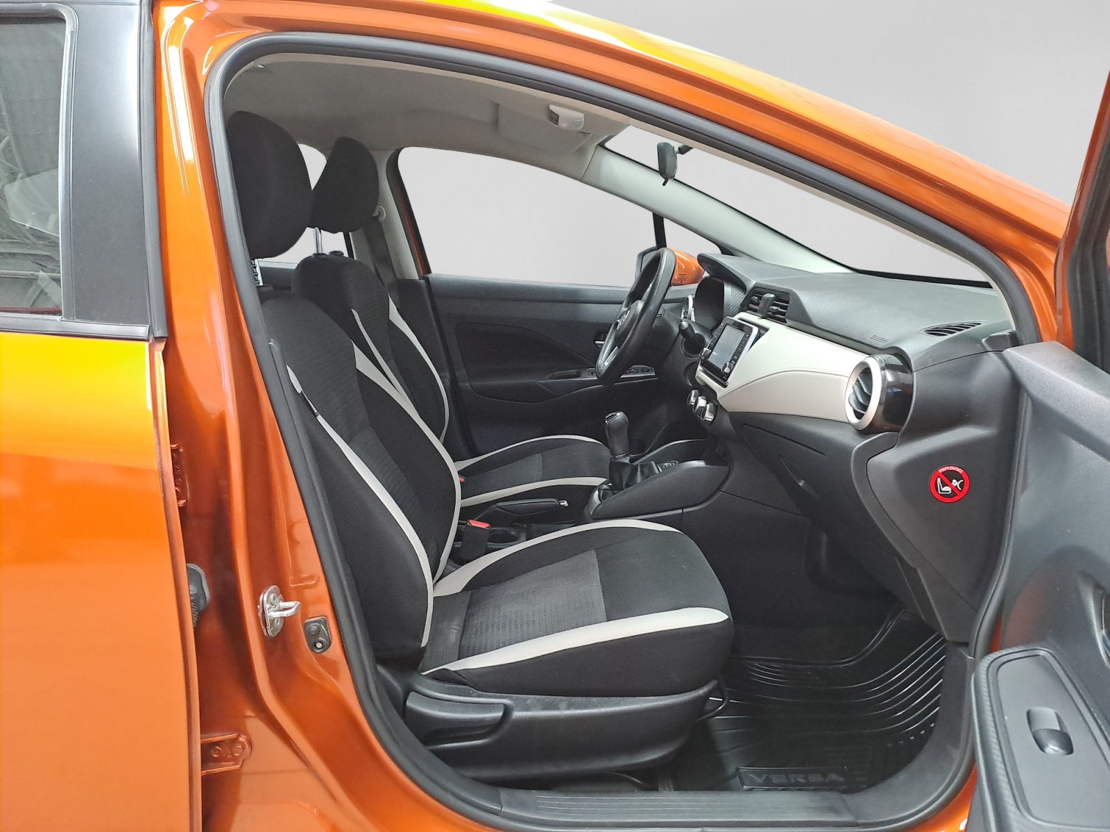 2022 Nissan VERSA ADVANCE MT 22