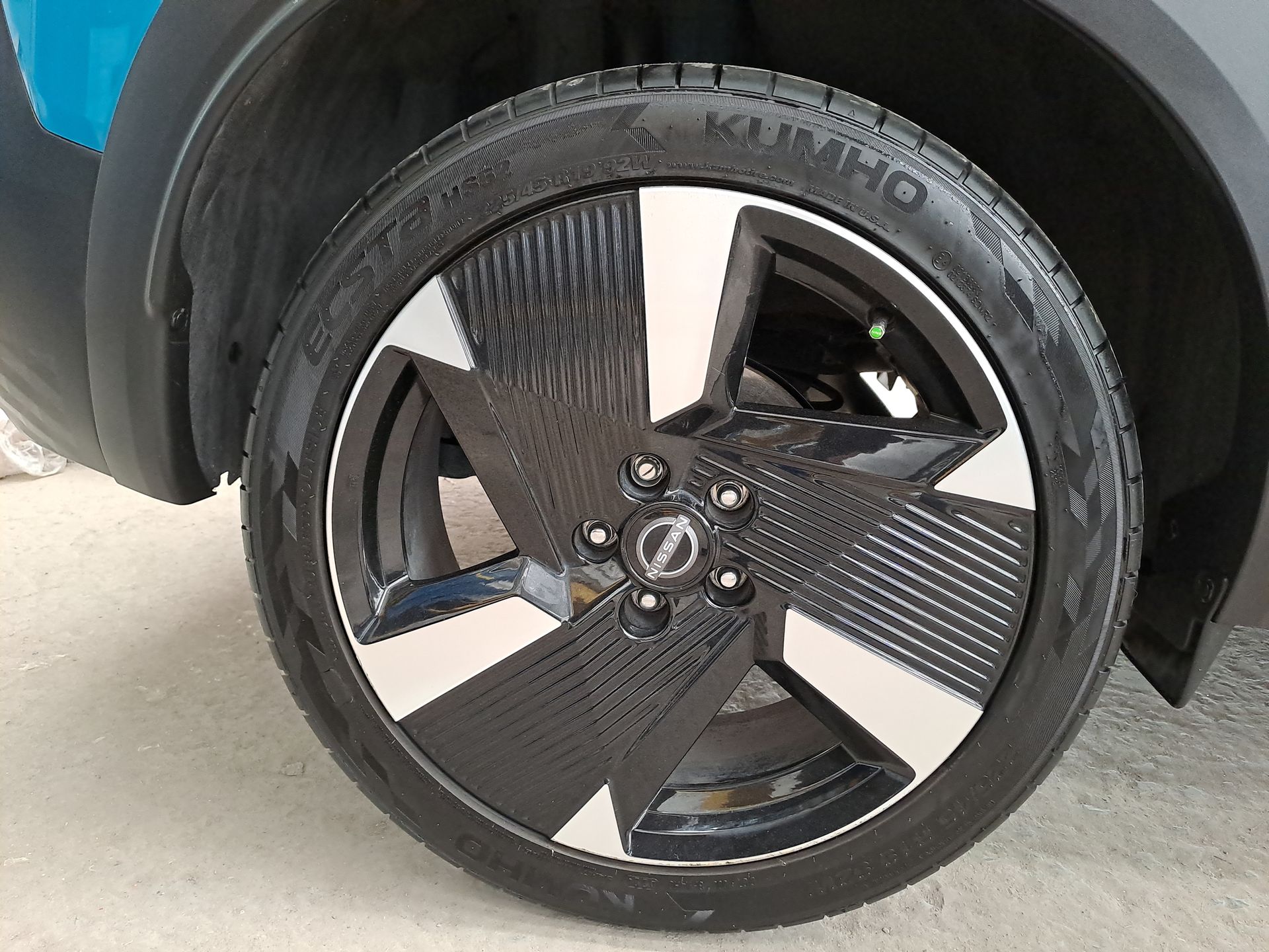 2025 Nissan KICKS PLATINUM CVT 25