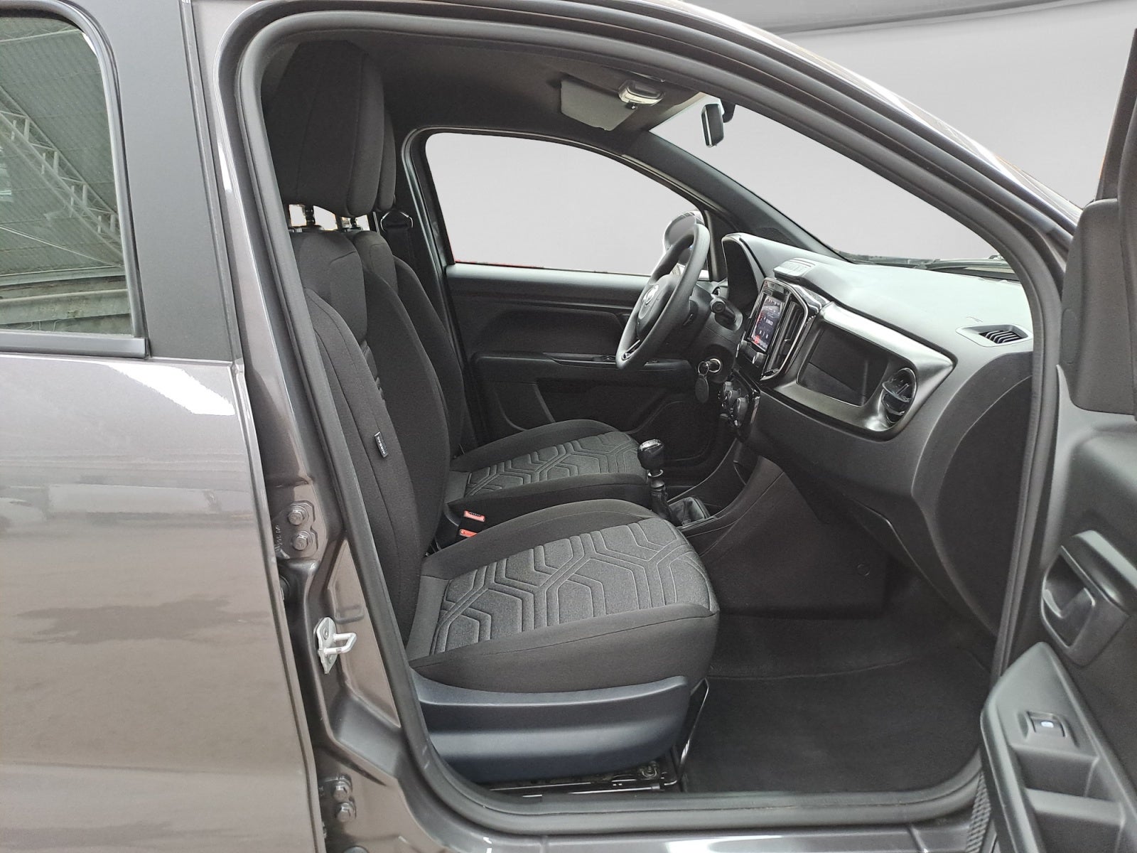 2025 RAM JOURNEY BIGHORN S CREW CAB MT