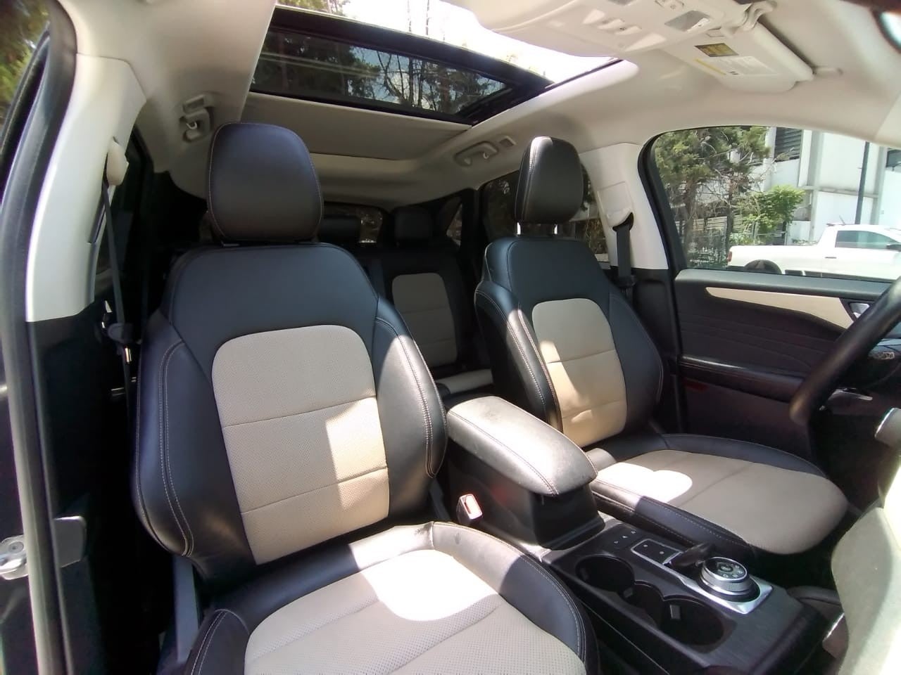 2022 Ford ESCAPE TITANIUM HEV