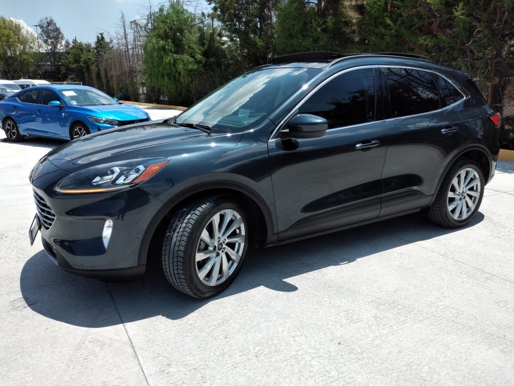 2022 Ford ESCAPE TITANIUM HEV