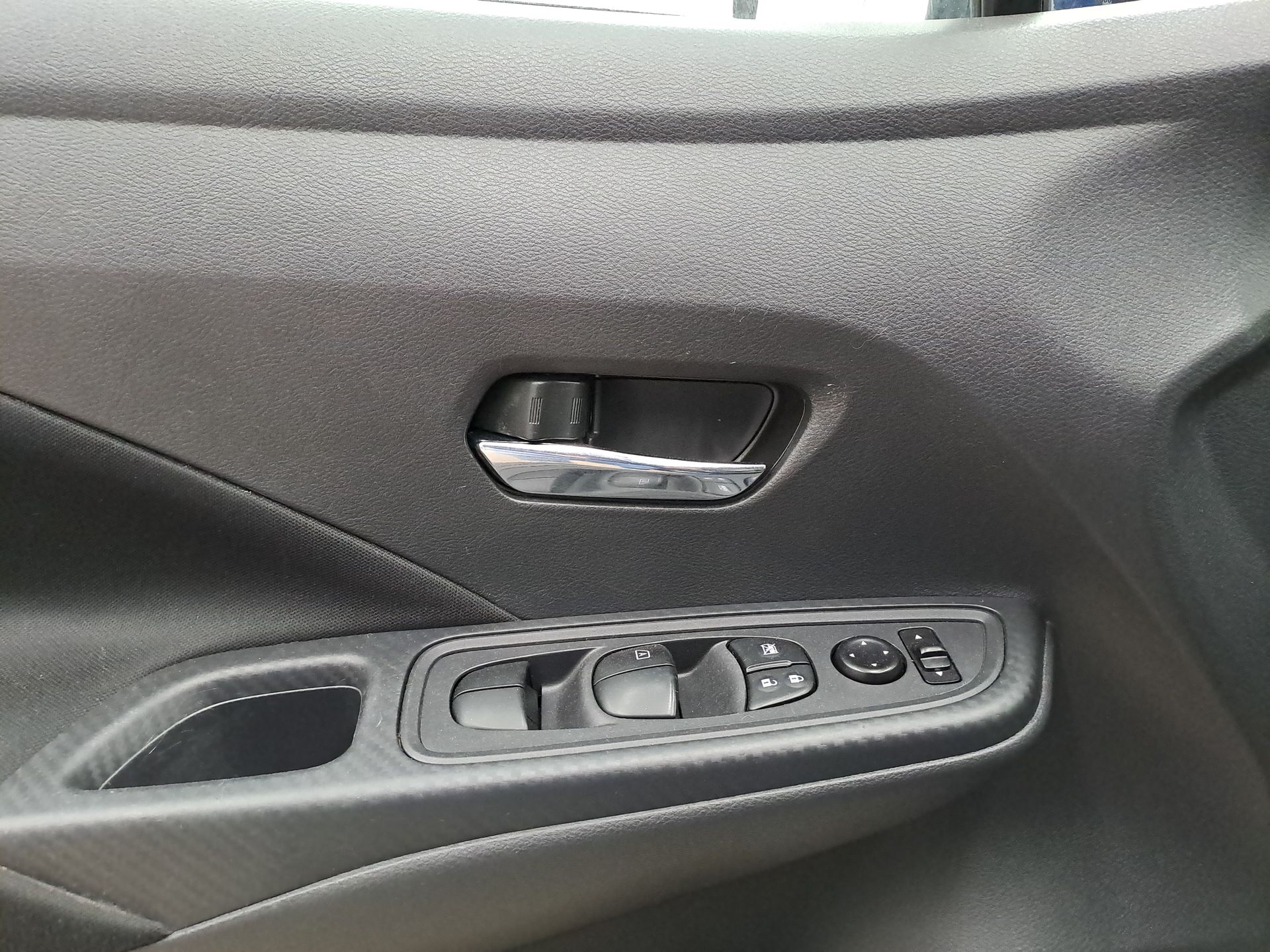 2022 Nissan VERSA ADVANCE MT 22