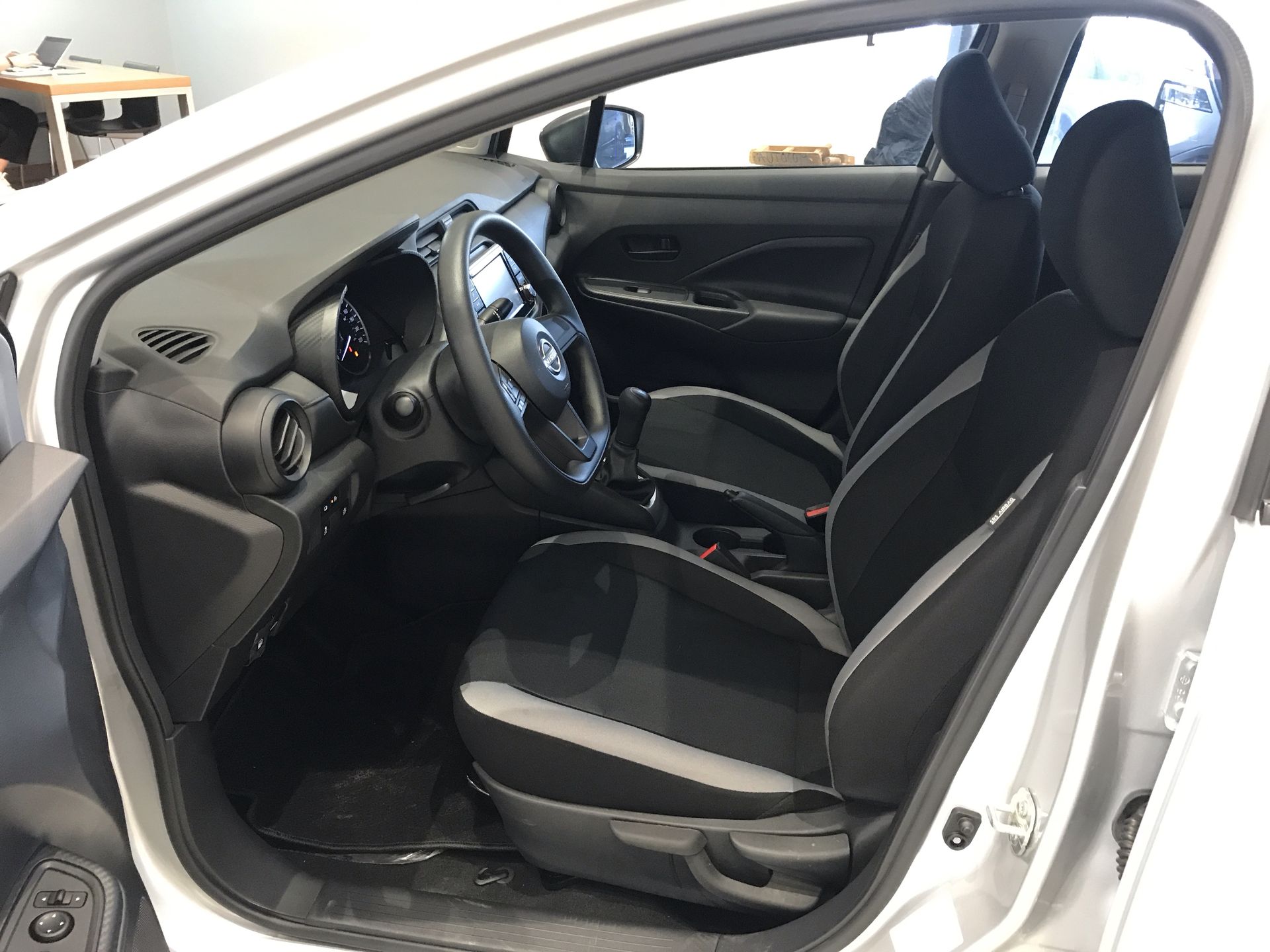 2025 Nissan VERSA VERSA SENSE MT