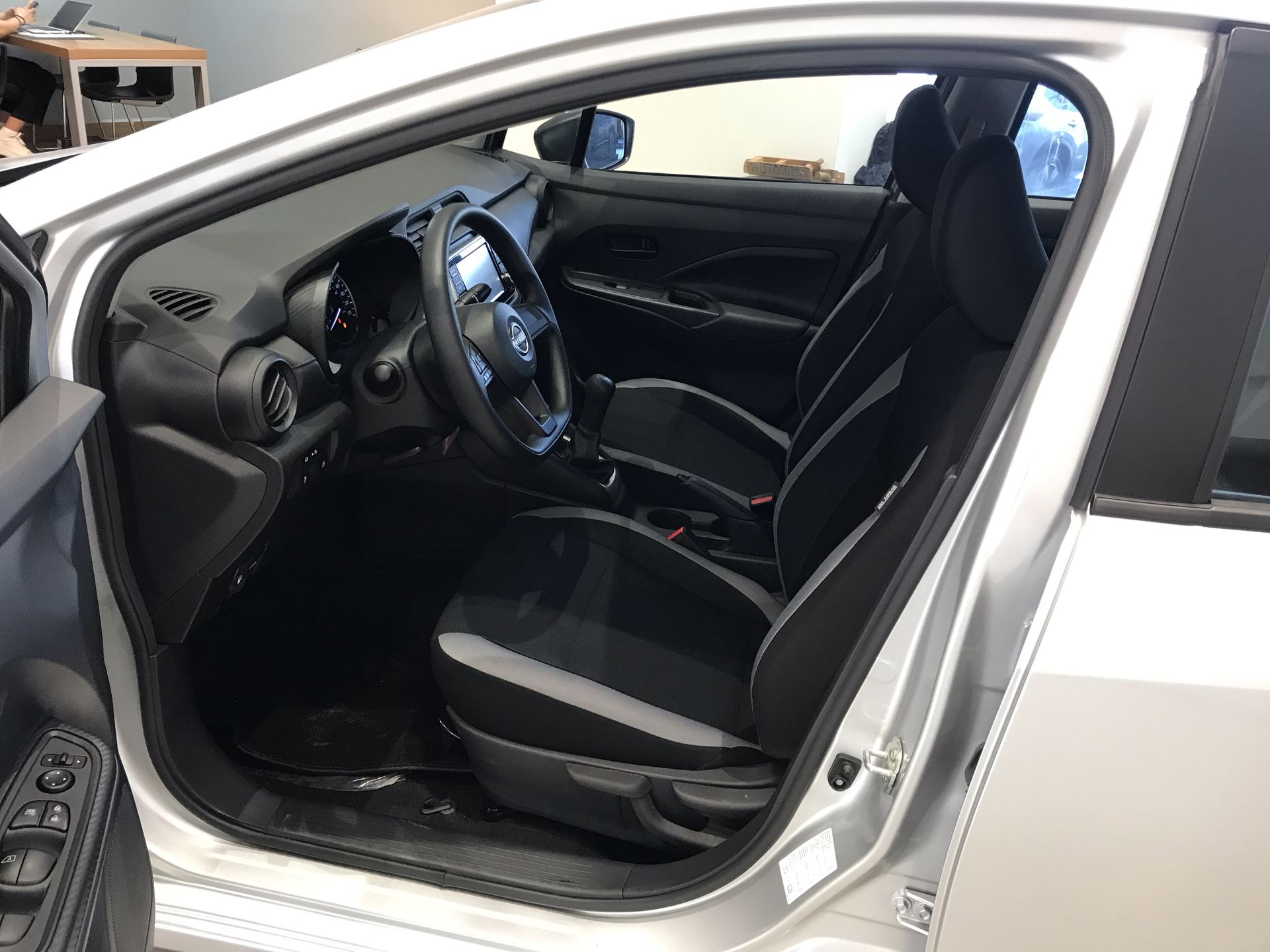 2025 Nissan VERSA VERSA SENSE MT