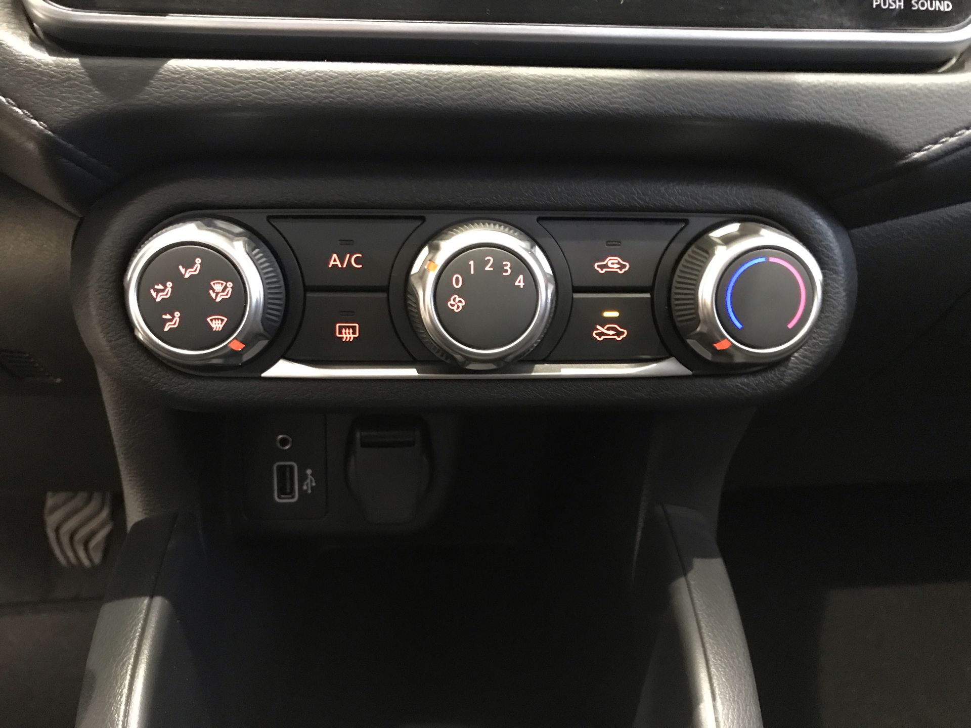 2025 Nissan VERSA VERSA SENSE MT