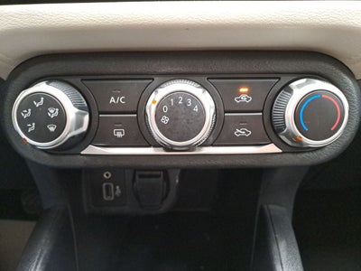 2020 Nissan VERSA ADVANCE CVT