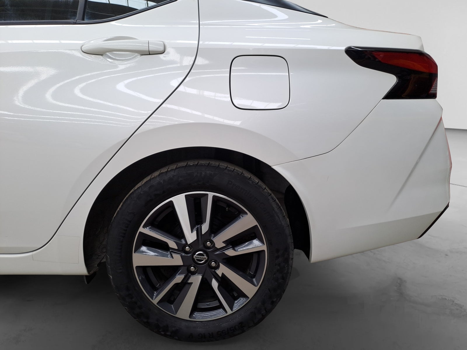 2021 Nissan VERSA ADVANCE MT 21