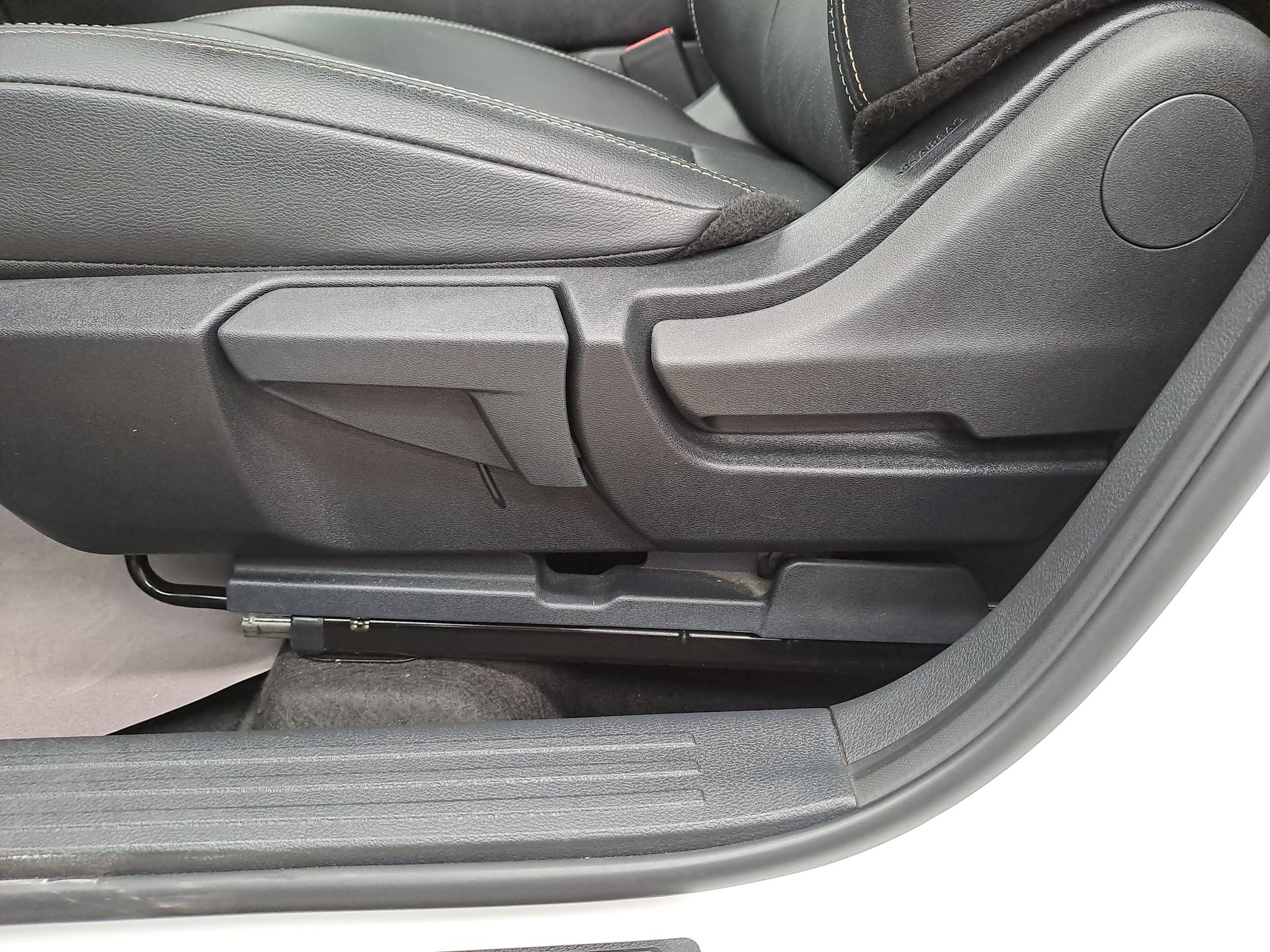 2025 Nissan KICKS EXCLUSIVE CVT