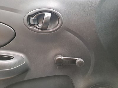 2020 Nissan VERSA MT AC 1.6L