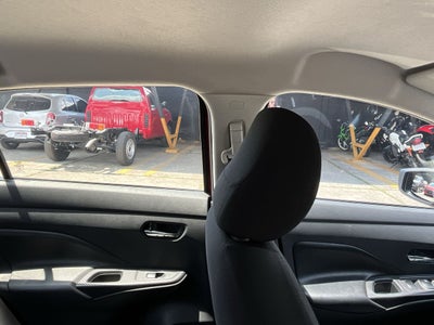 2020 Nissan VERSA ADVANCE MT