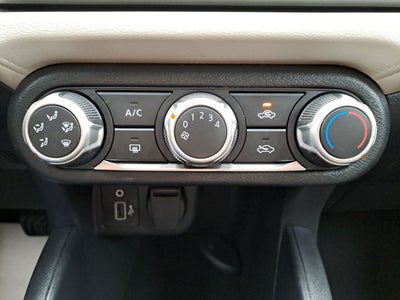 2022 Nissan VERSA ADVANCE CVT 22