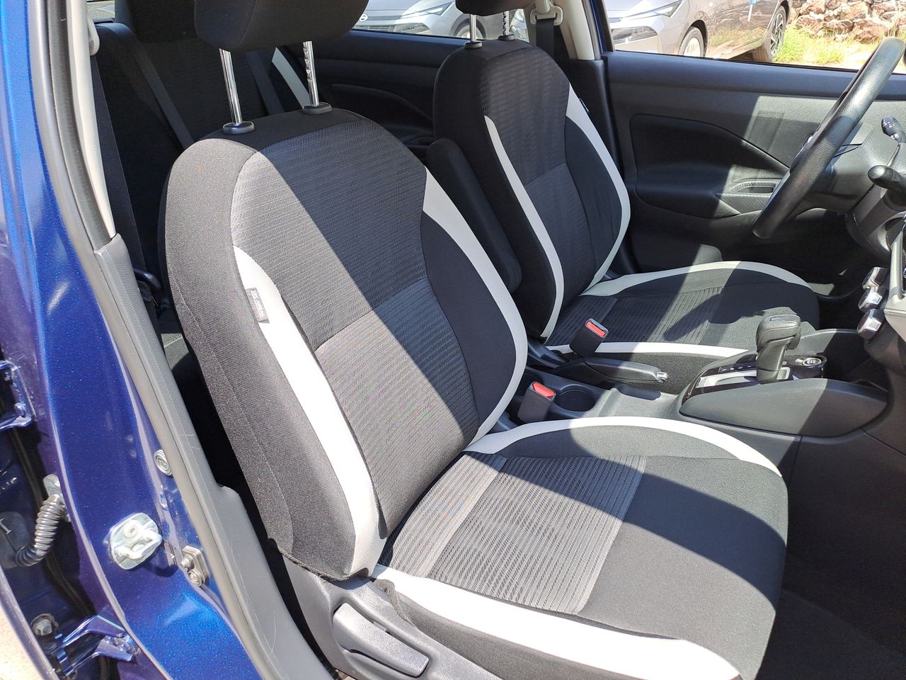 2022 Nissan VERSA ADVANCE CVT 22