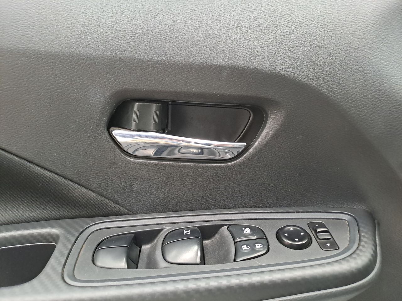 2022 Nissan VERSA ADVANCE CVT 22