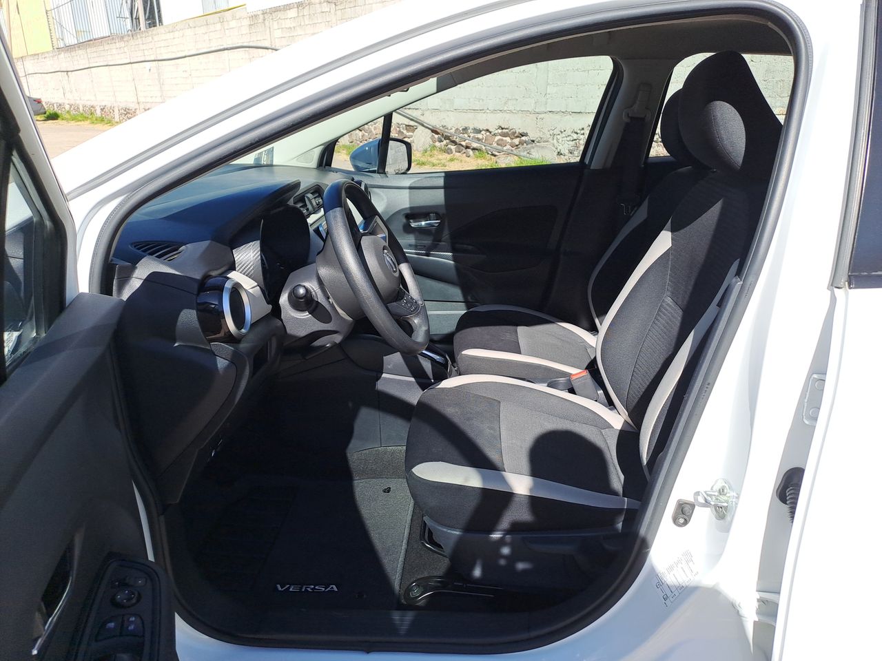 2022 Nissan VERSA ADVANCE CVT 22