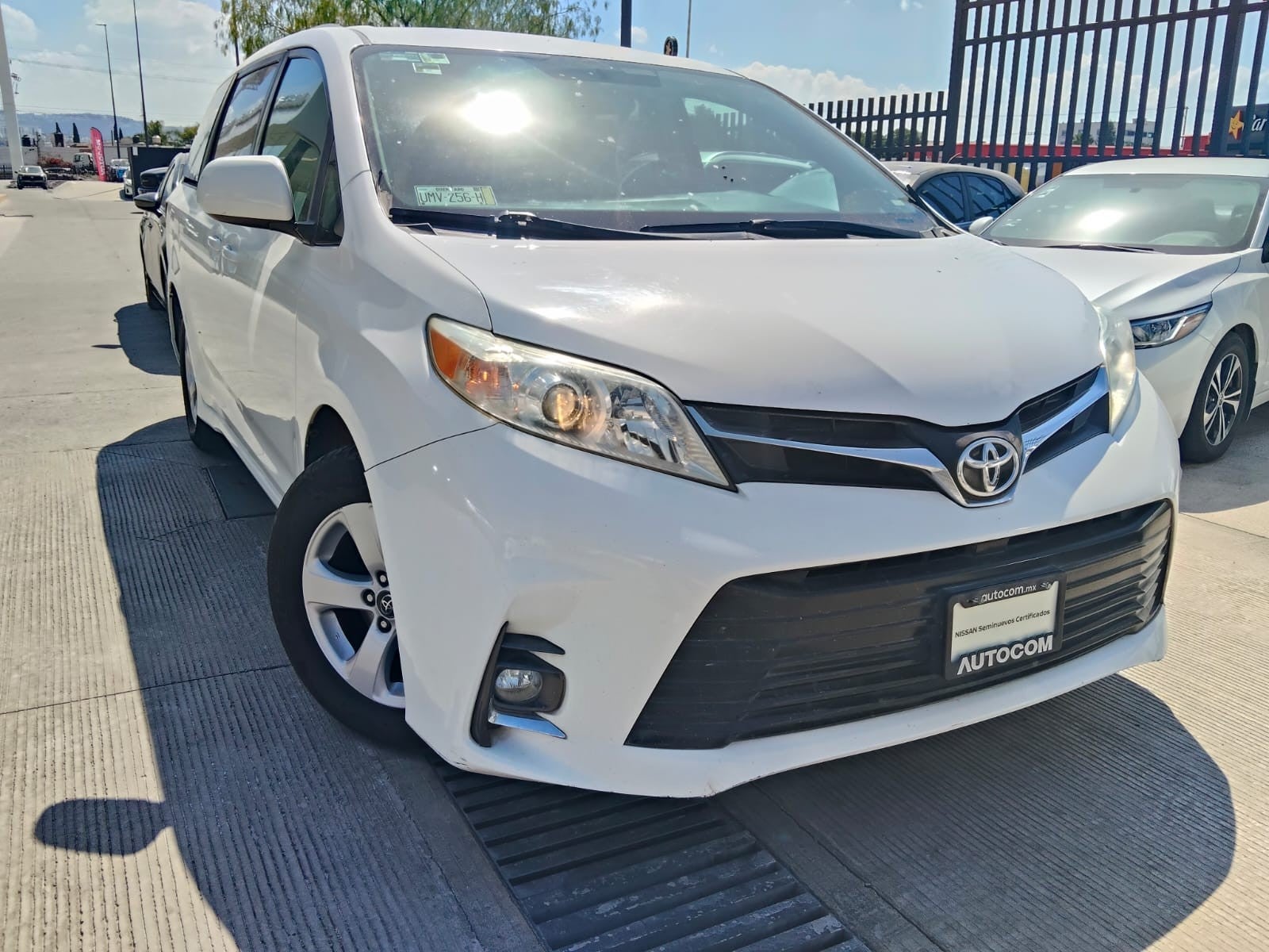 2018 Toyota SIENNA LE