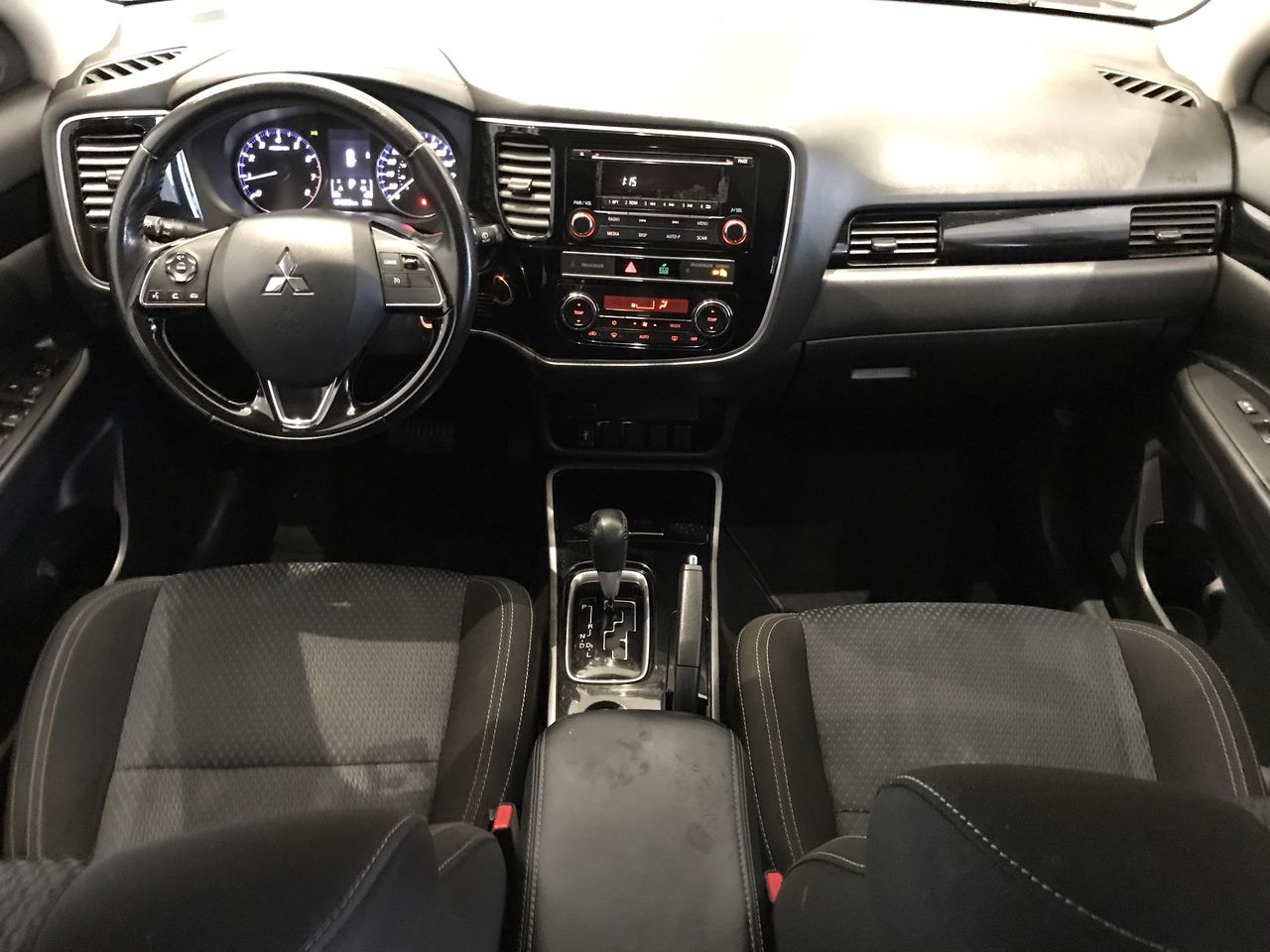 2019 Mitsubishi OUTLANDER ES