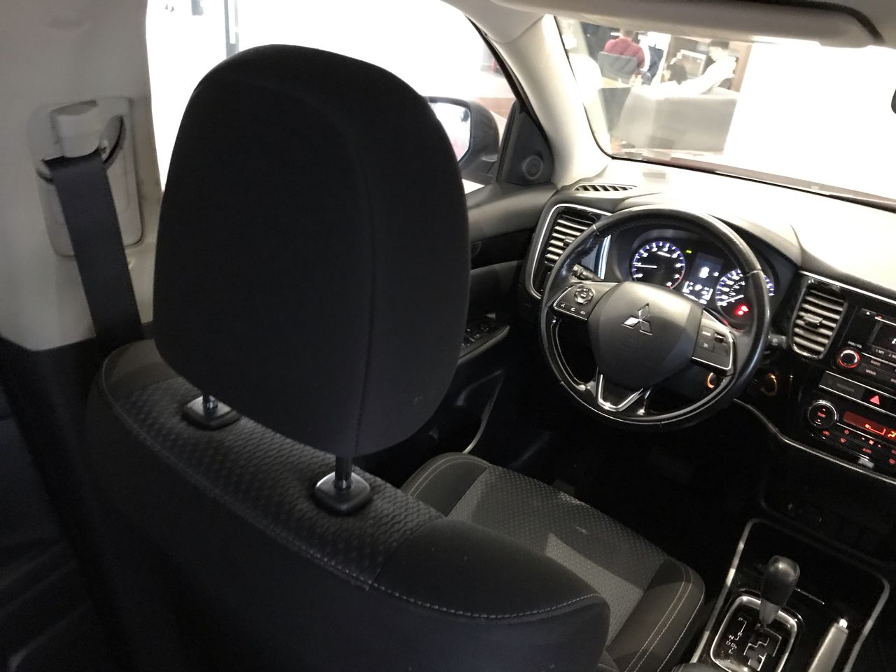 2019 Mitsubishi OUTLANDER ES