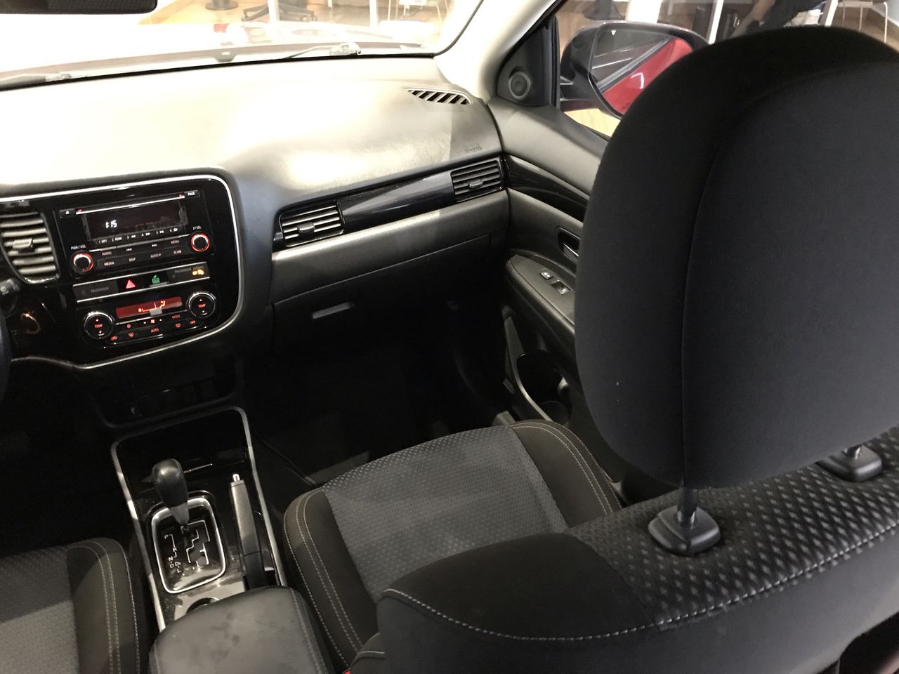 2019 Mitsubishi OUTLANDER ES