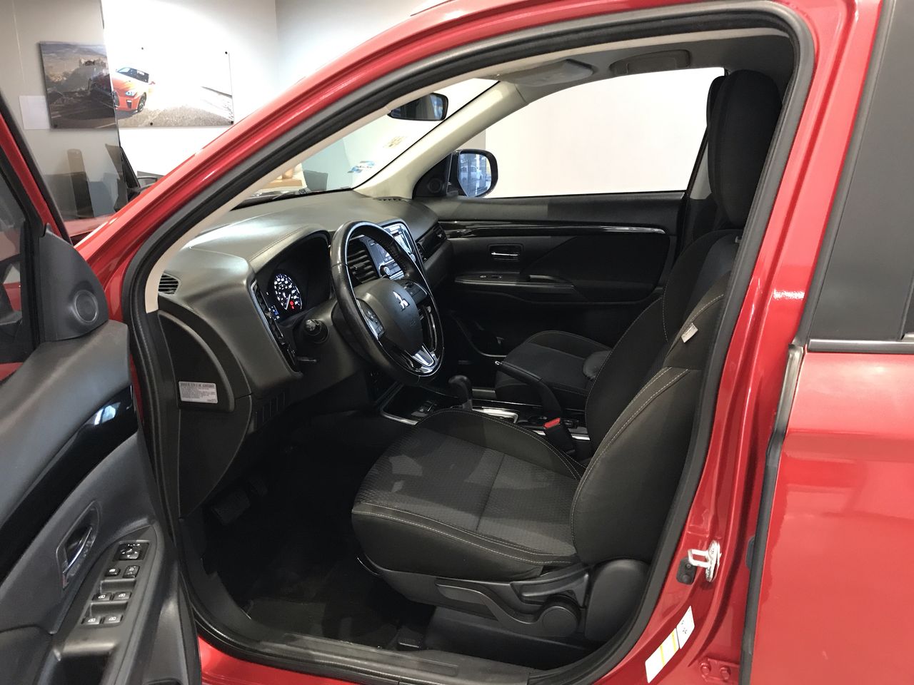 2019 Mitsubishi OUTLANDER ES