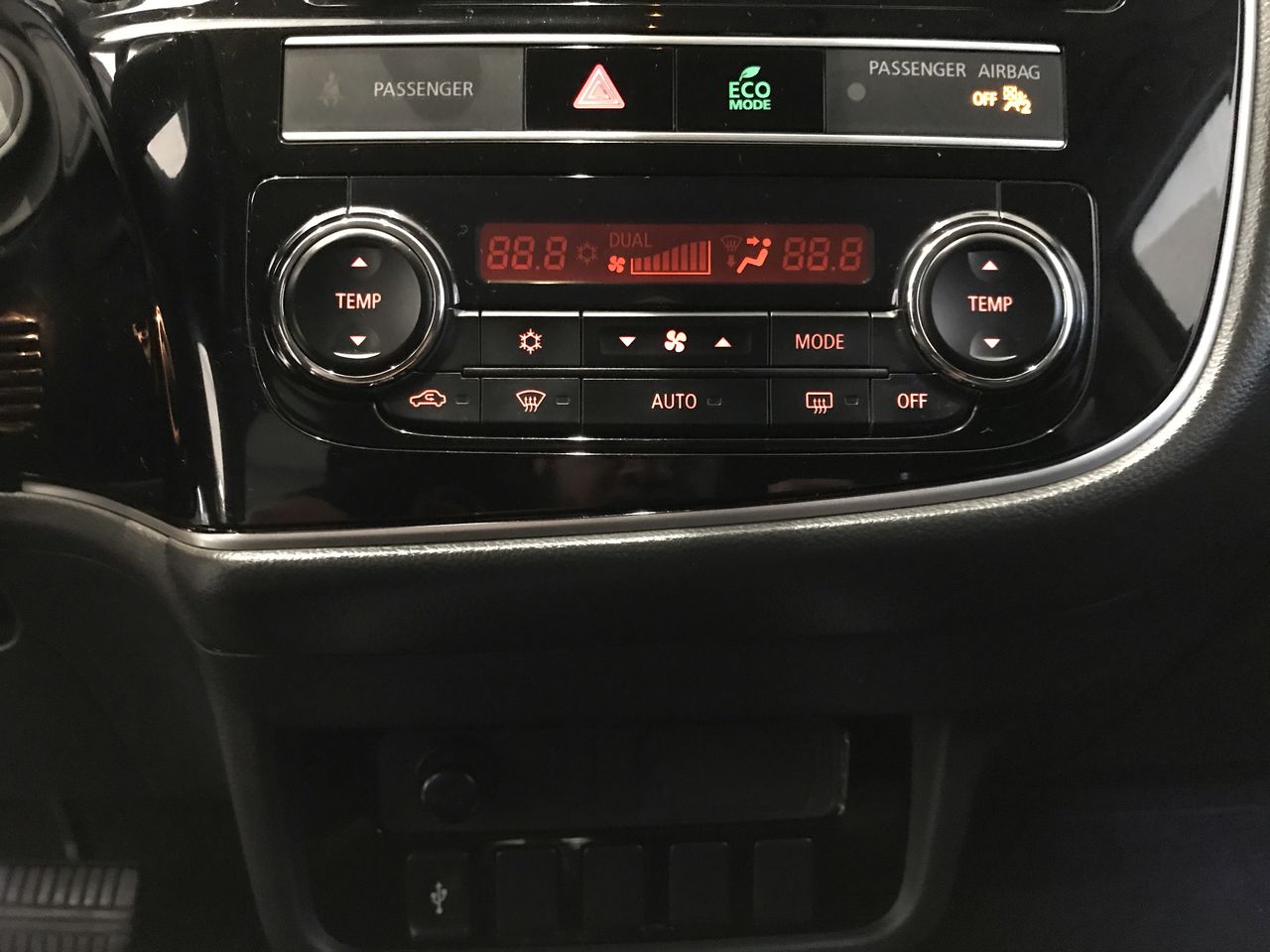 2019 Mitsubishi OUTLANDER ES