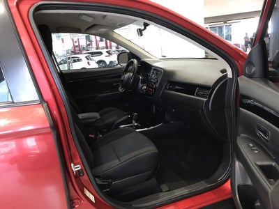 2019 Mitsubishi OUTLANDER ES