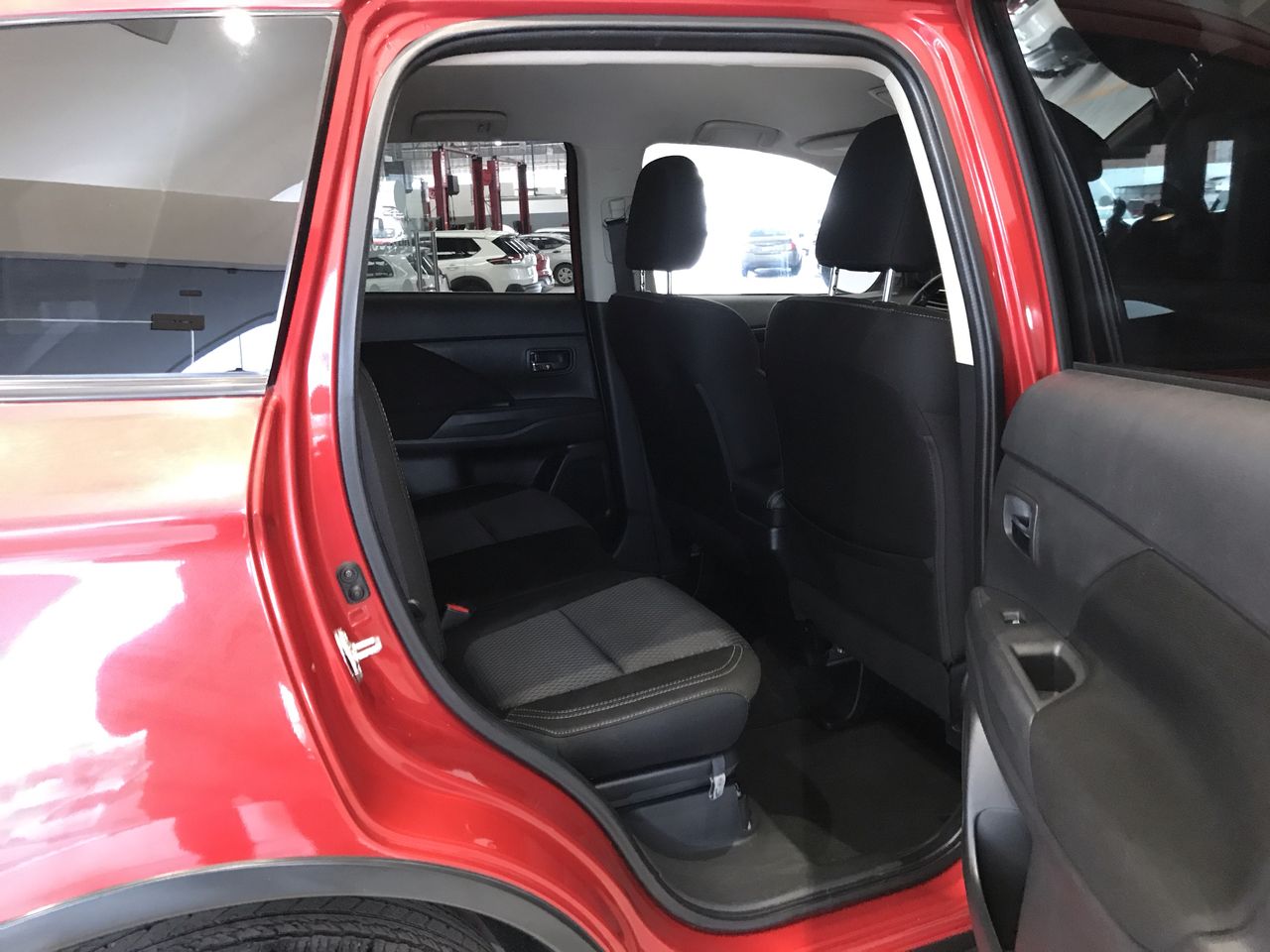2019 Mitsubishi OUTLANDER ES