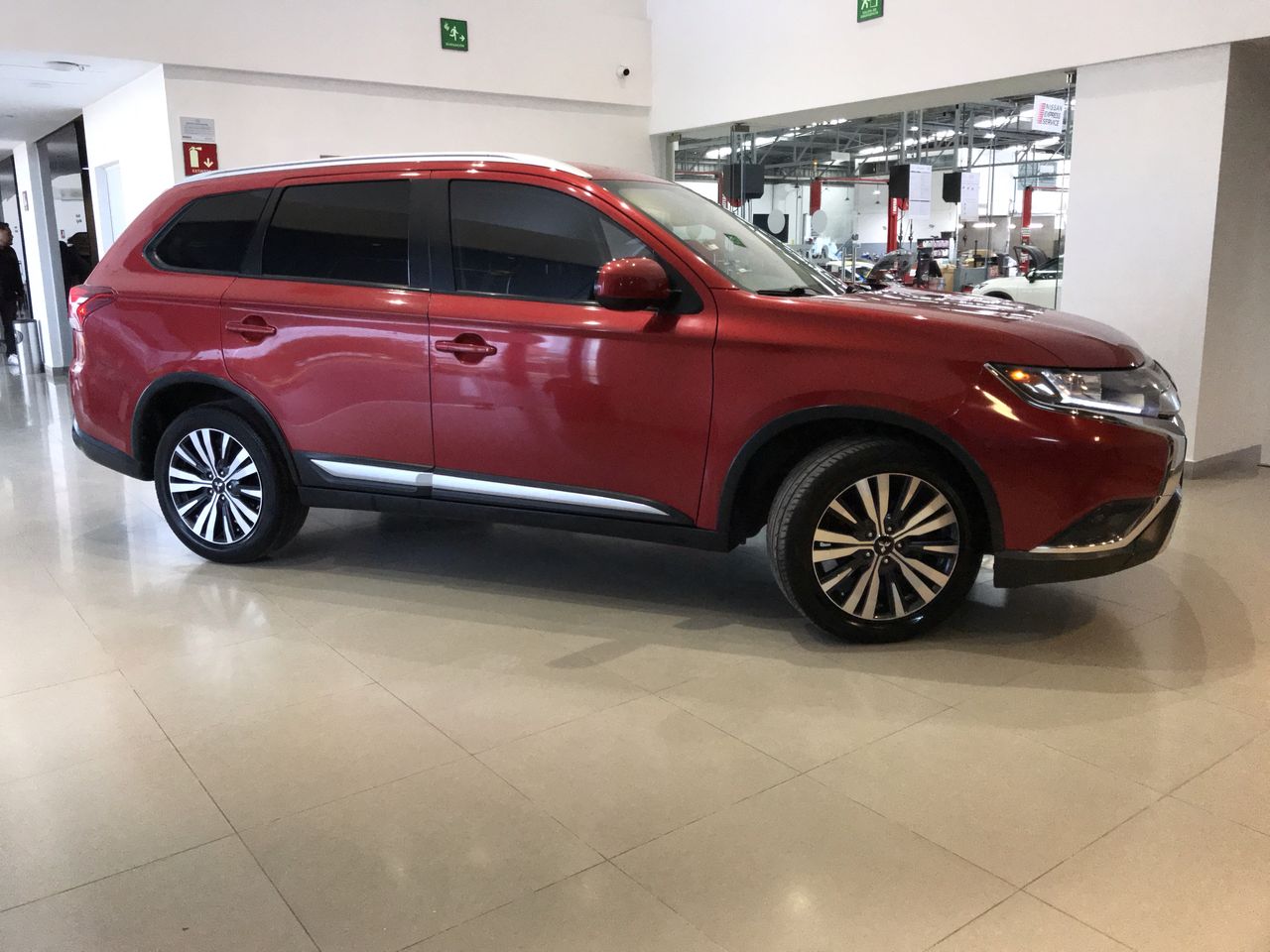 2019 Mitsubishi OUTLANDER ES