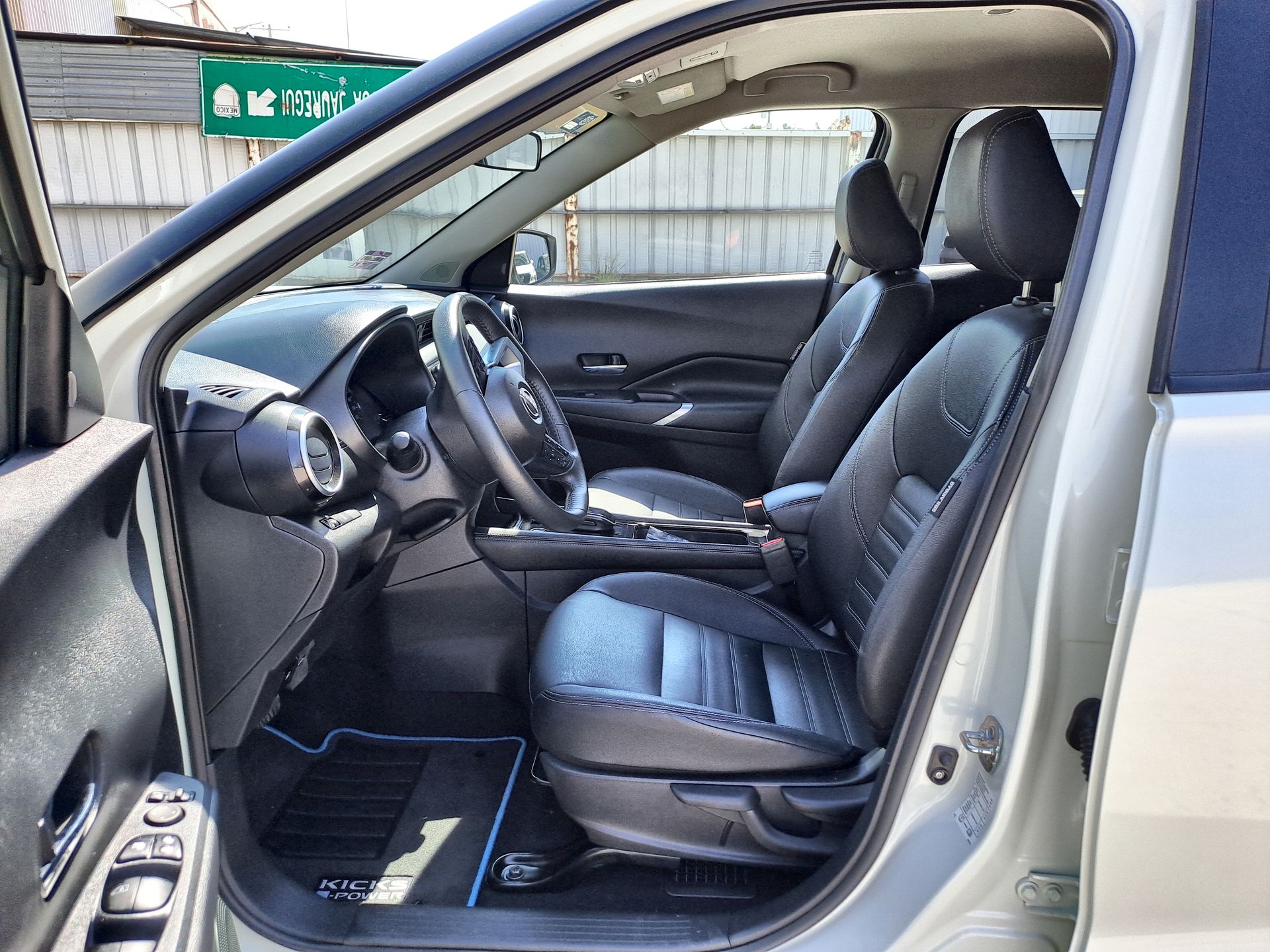 2024 Nissan KICKS PLATINUM E-POWER 24