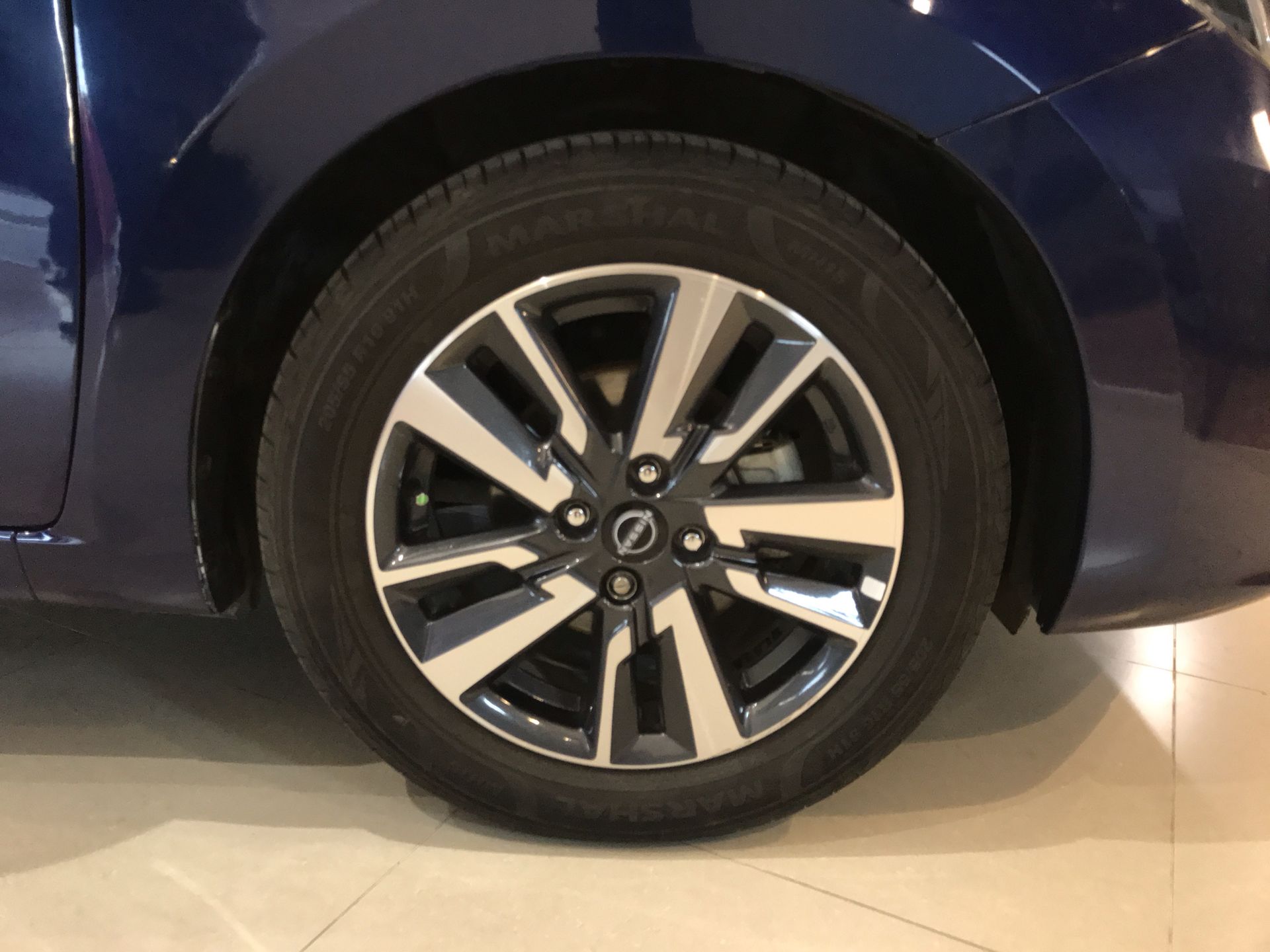 2023 Nissan VERSA ADVANCE MT 23