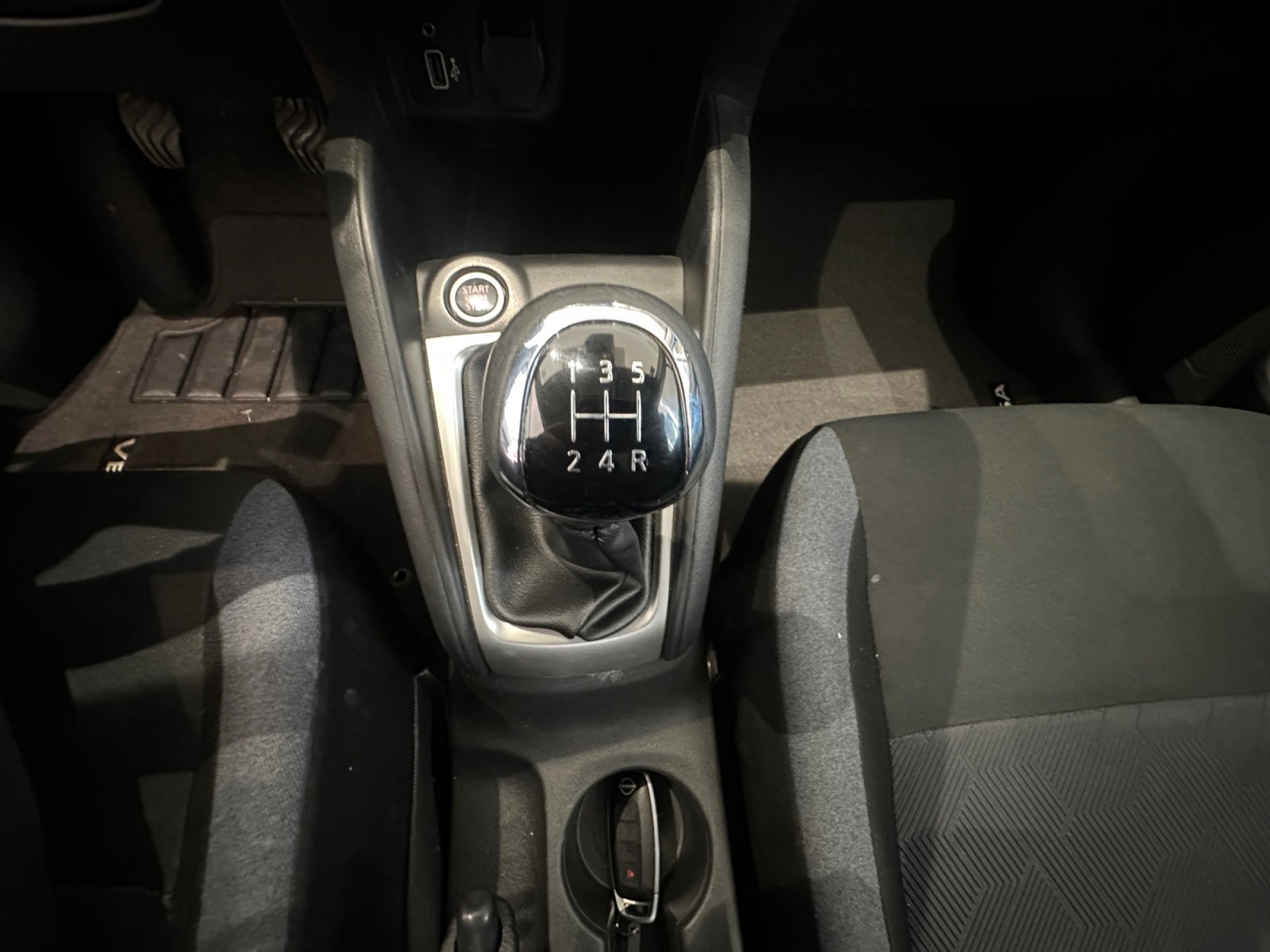 2024 Nissan VERSA ADVANCE MT 24