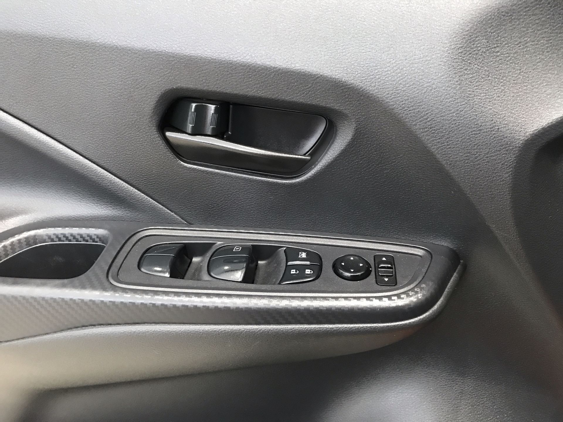 2023 Nissan VERSA SENSE MT 23