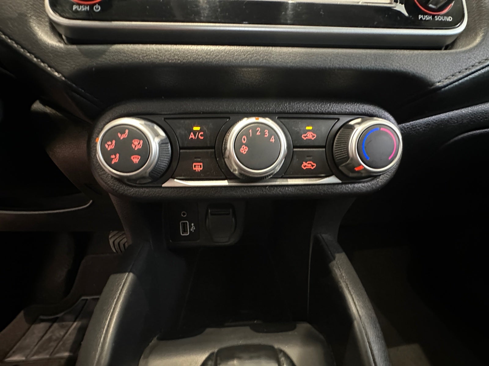2023 Nissan VERSA SENSE CVT 23