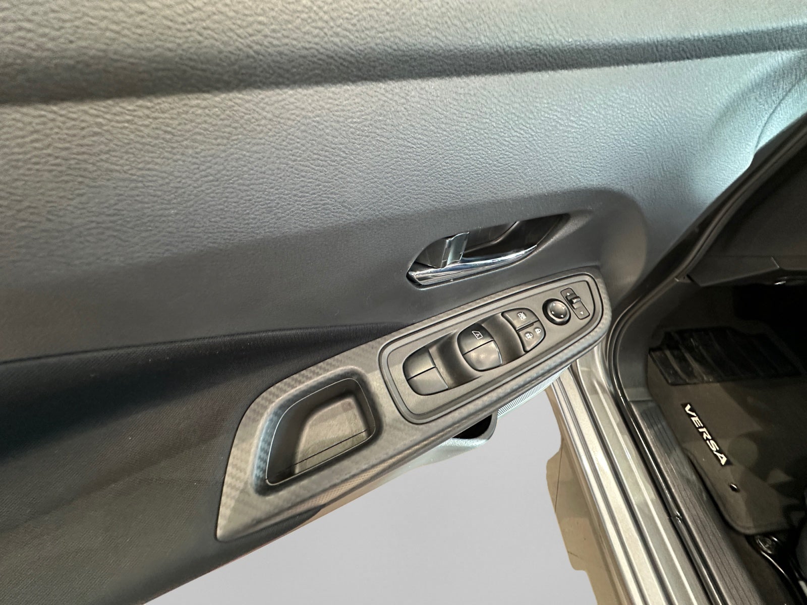 2024 Nissan VERSA ADVANCE MT 24