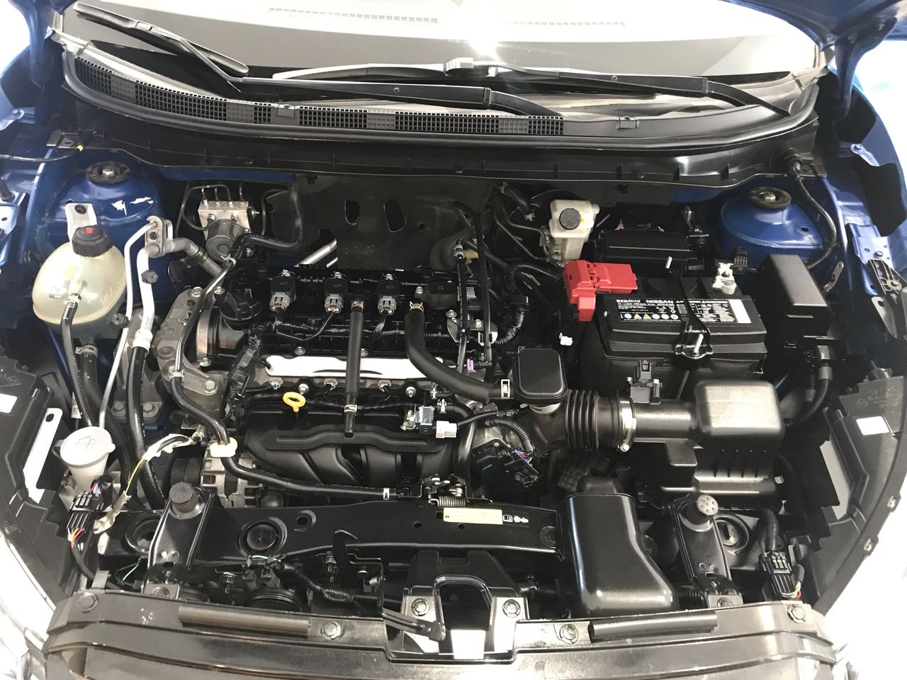 2023 Nissan KICKS PLATINUM BI-TONO 1.6 LTS CVT 23