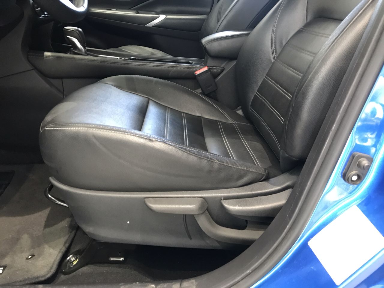 2023 Nissan KICKS PLATINUM BI-TONO 1.6 LTS CVT 23